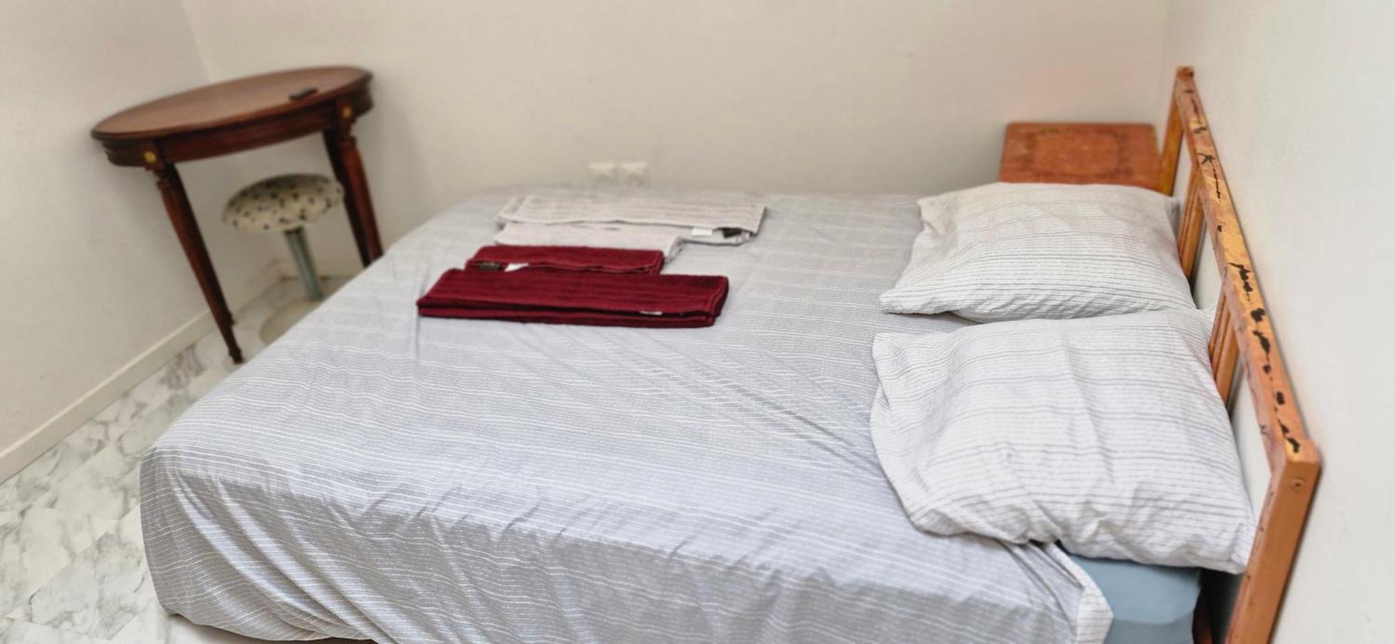 Bed And Breakfast Chez L'Habitant Marseille Rum bild