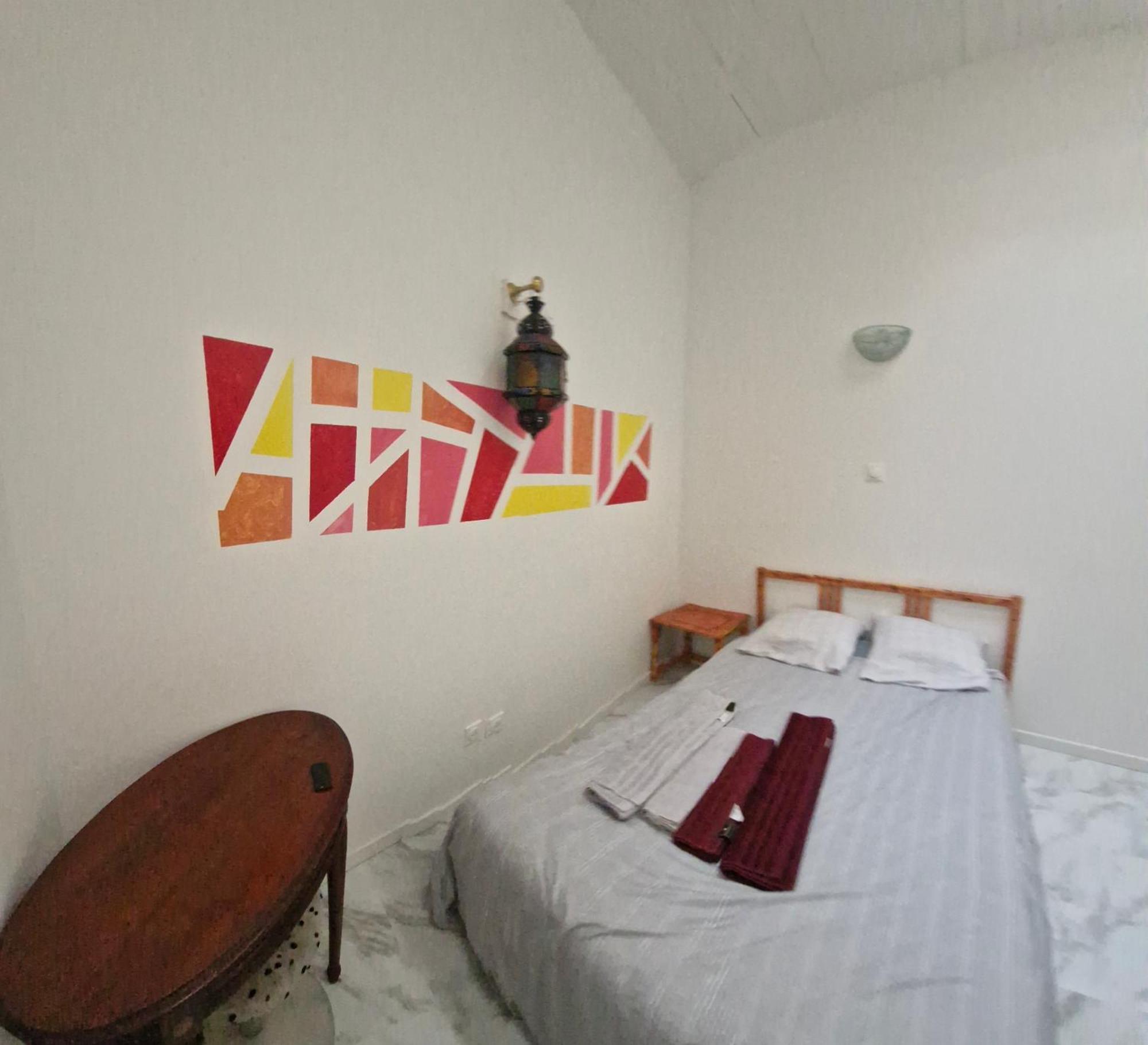 Bed And Breakfast Chez L'Habitant Marseille Rum bild